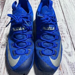 Nike LeBron XIII 13 Low Men’s Basketball Sneakers 831925-400 Sz 11.5 Blue Shoe